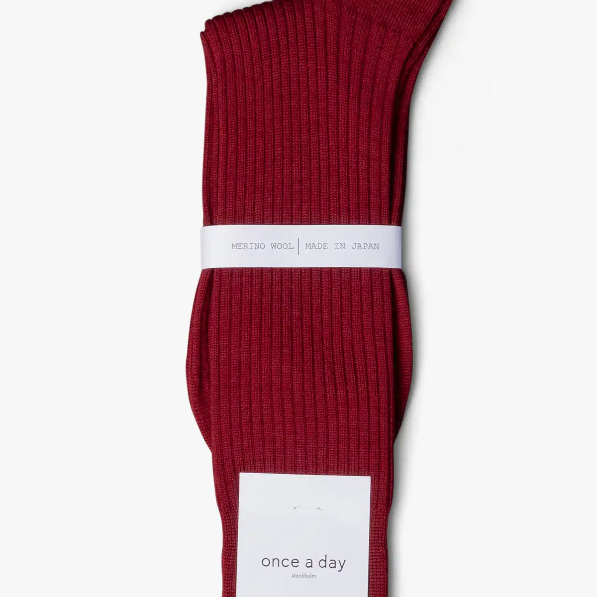 Burgundy dress socks crafted from non-mulesed merino wool – once a day