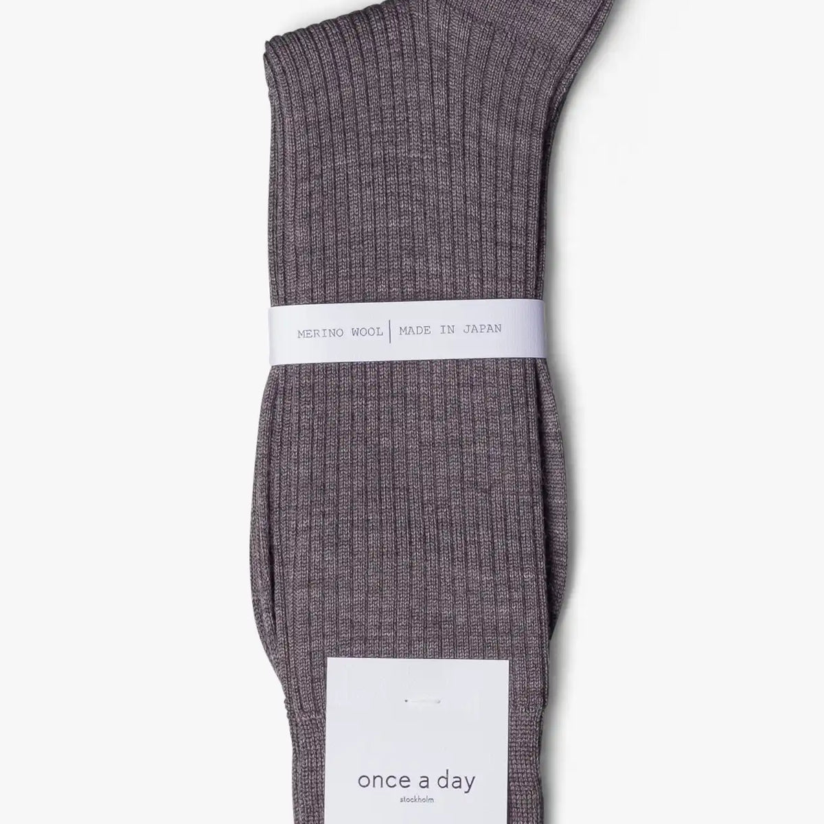Gray dress socks crafted from non-mulesed merino wool L Gray dress socks crafted from non-mulesed merino wool L