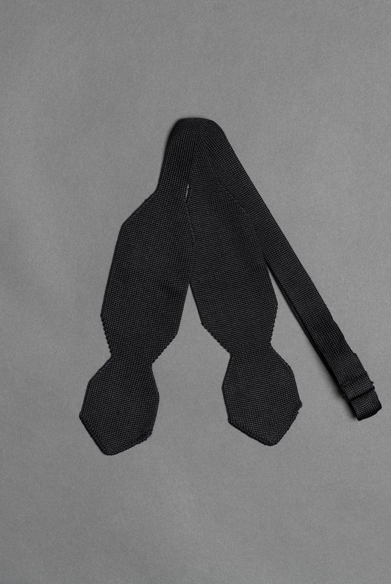 black-bow-tie-silk-knitted-self-tying-onceaday-made-in-italy