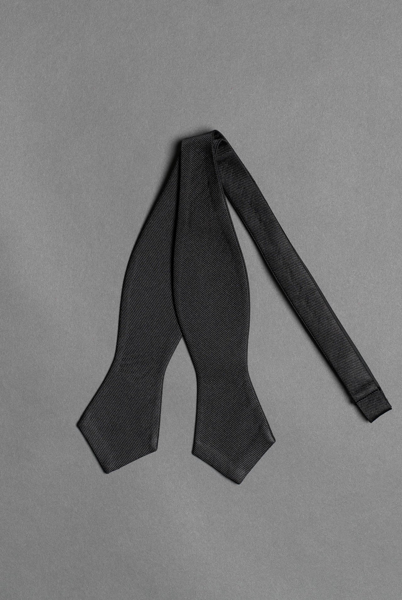 black-formal-bow-tie-tuxedo-silk-woven-self-tying-onceaday-made-in-italy