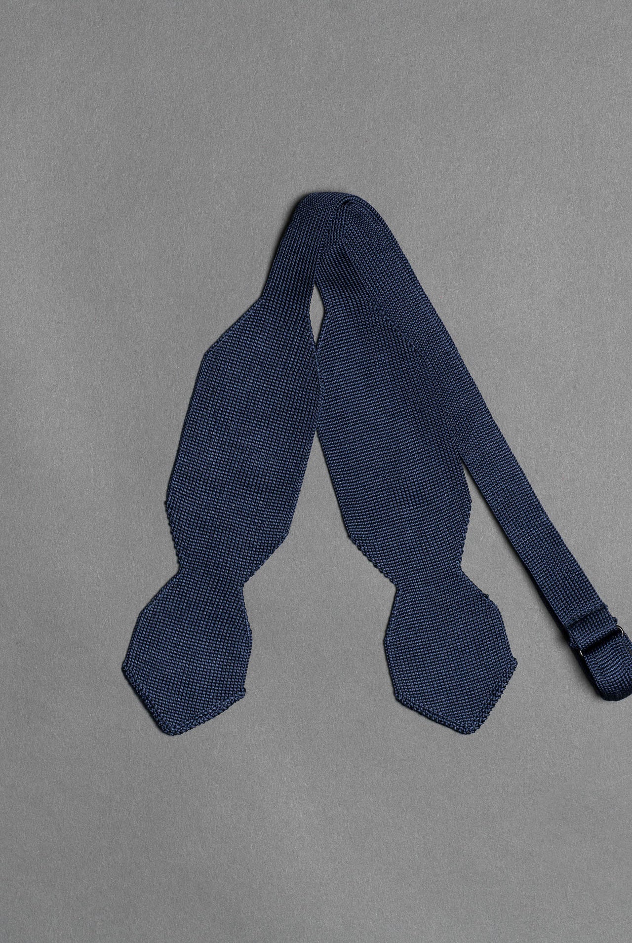 navy-blue-bow-tie-silk-knitted-self-tying-onceaday-made-in-italy