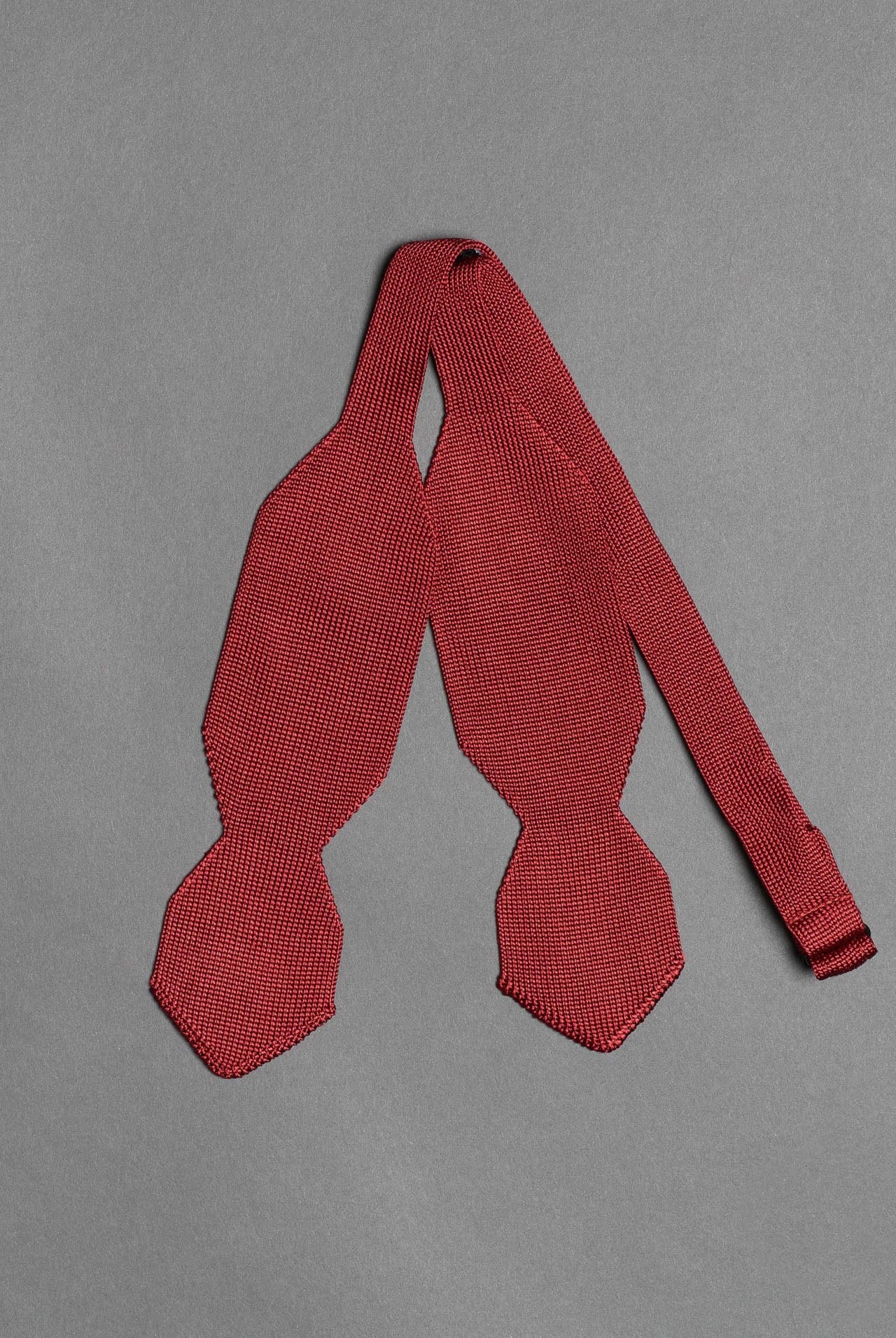 red-bow-tie-silk-knitted-self-tying-onceaday-made-in-italy