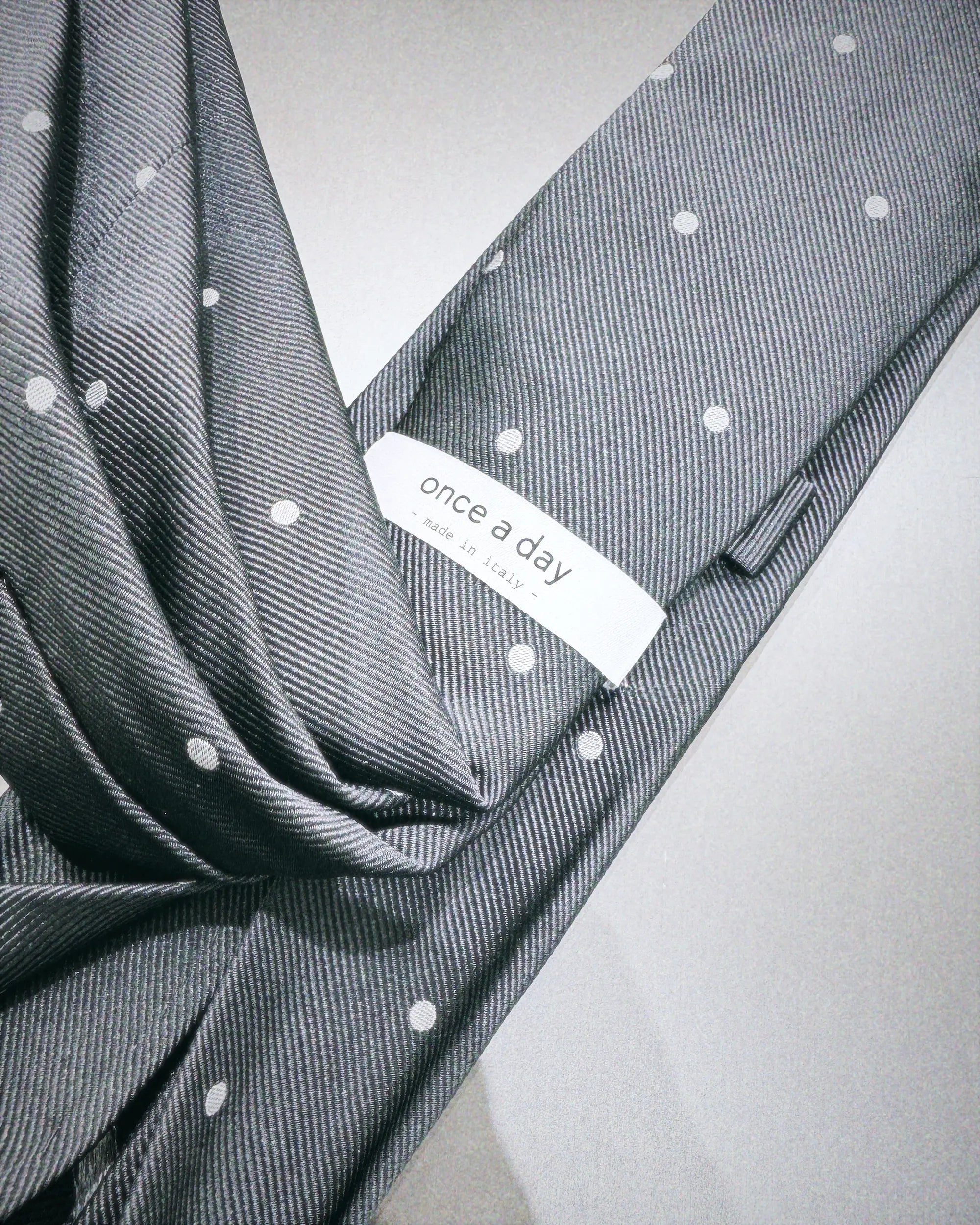 The Dotted 7-Fold Tie