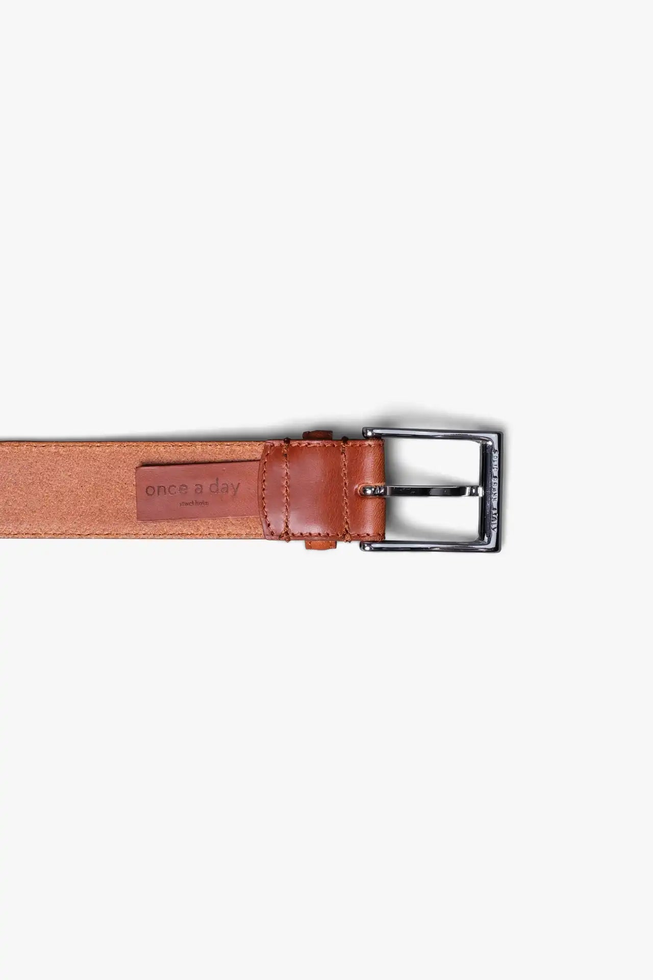 Antique Maroon Brown Leather Belt in minimalist design, Made in Italy from vegetable tanned leather. Perfect to match with hand made dress shoes. 