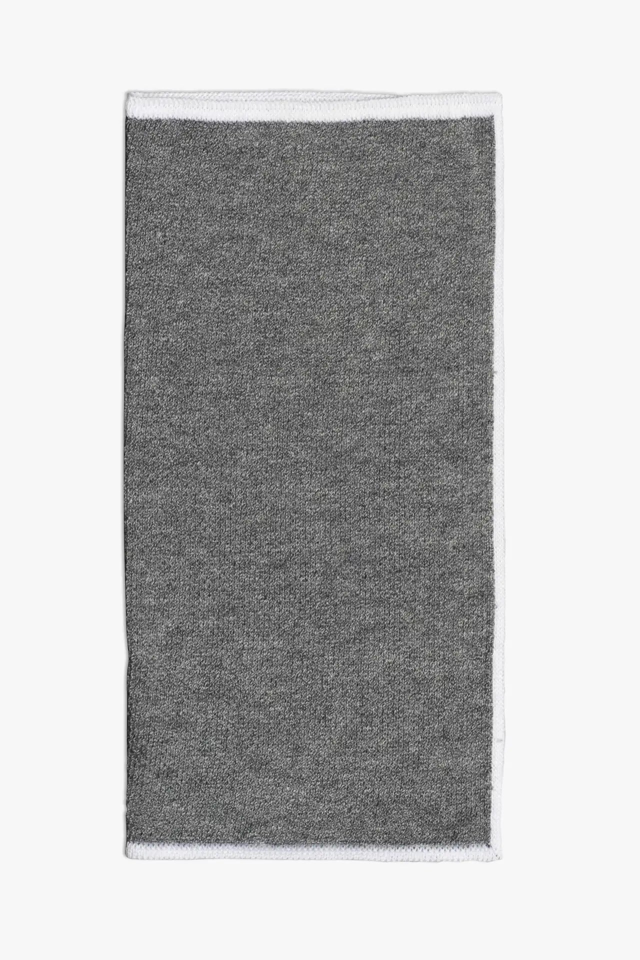 Gray knitted pocket square with white boarder in knitted cotton 