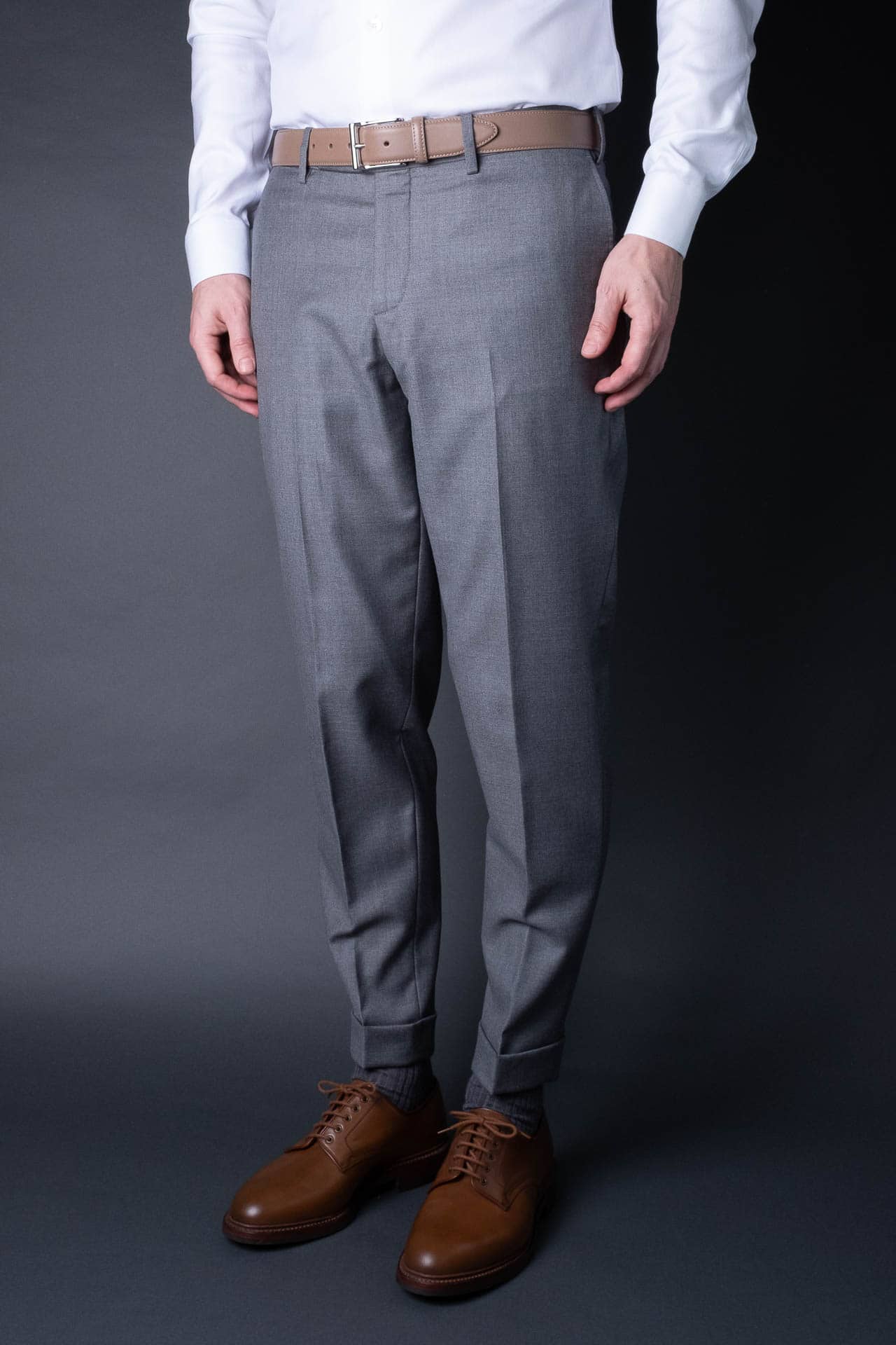 Desert Gray Beige Leather Belt in minimalist design, Made in Italy from vegetable tanned leather. Perfect to match with hand made dress shoes. 