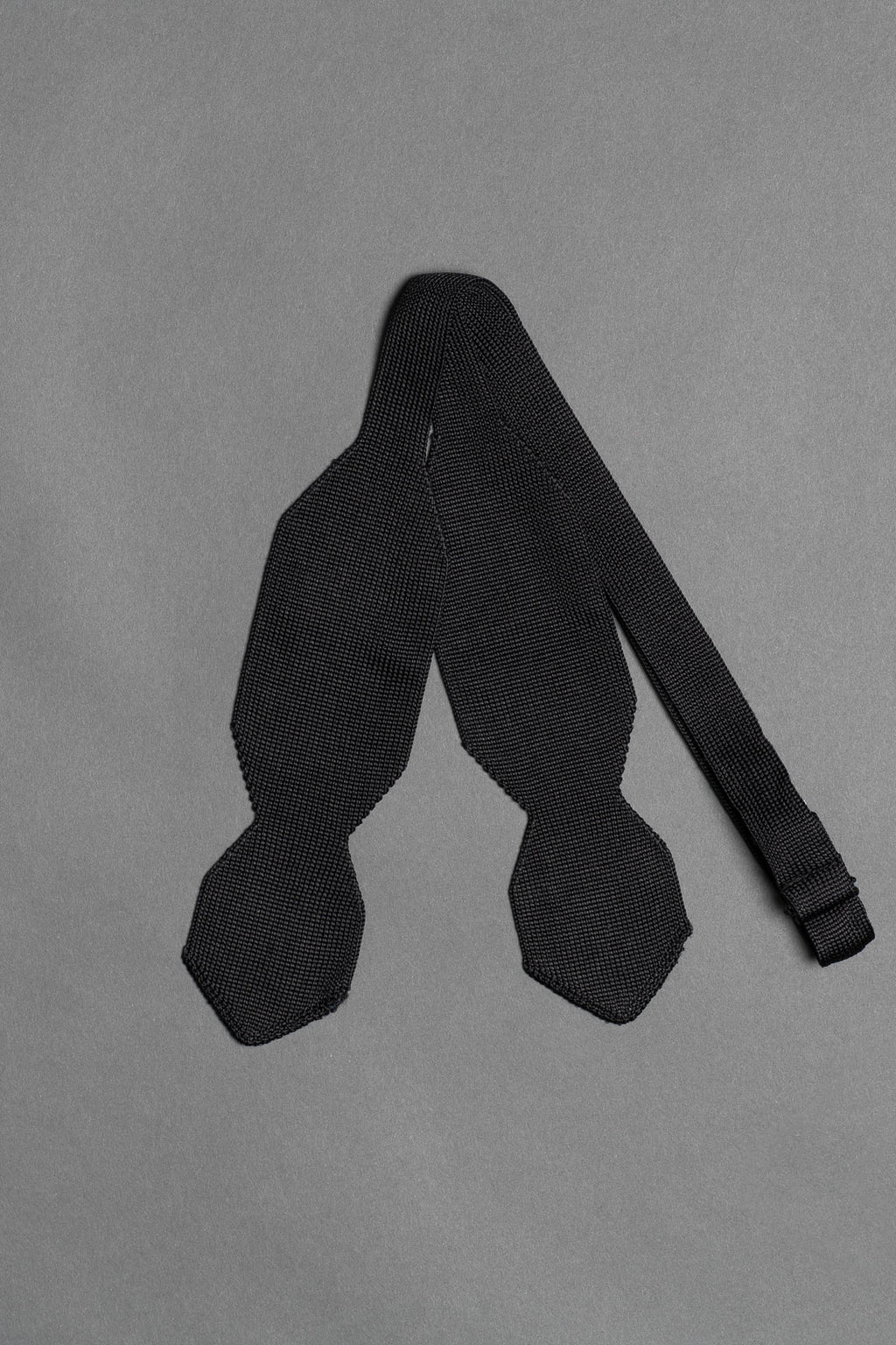 black-bow-tie-silk-knitted-self-tying-onceaday-made-in-italy