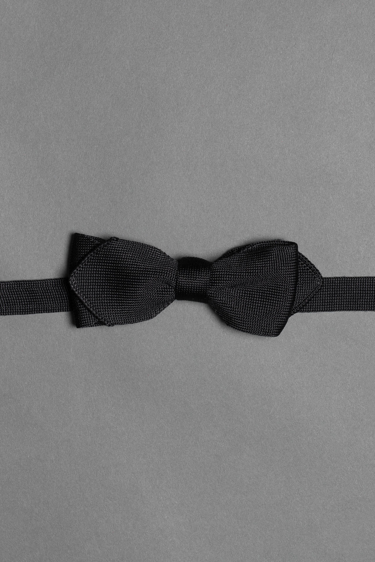 Knitted Bow tie - Black - once a day