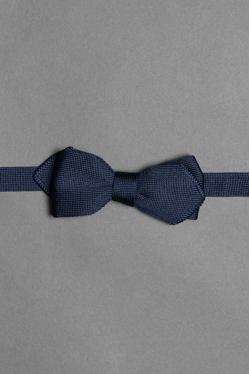 navy-blue-bow-tie-silk-knitted-self-tying-onceaday-made-in-italy