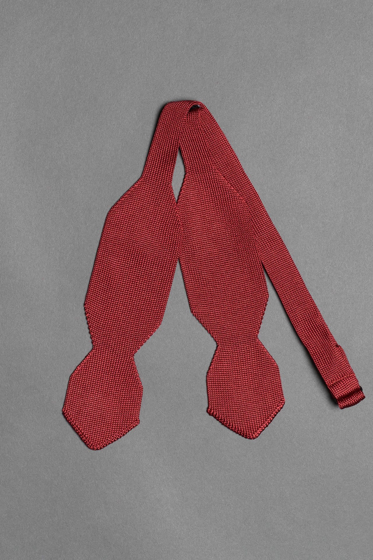 red-bow-tie-silk-knitted-self-tying-onceaday-made-in-italy