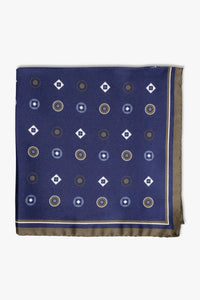 Print Blue and green pocket square in woven silk. Made in Italy paired with matching tie.