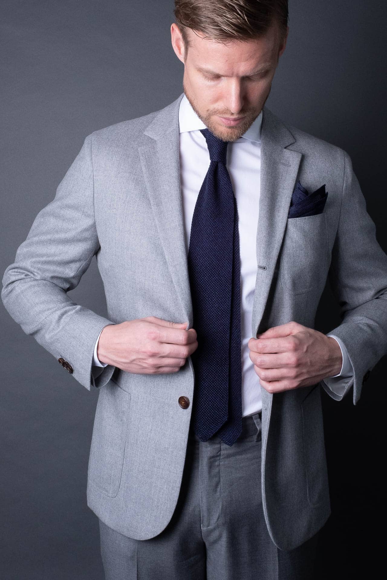 Navy blue pocket square in silk made in Italy with matching tie