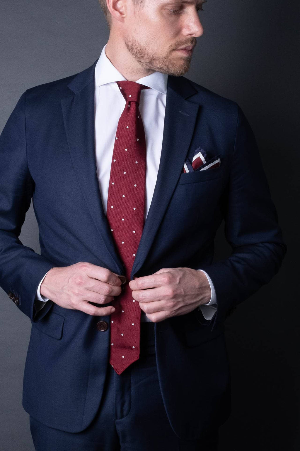 Tokyo Mount Fuji pocket square in silk, red and blue